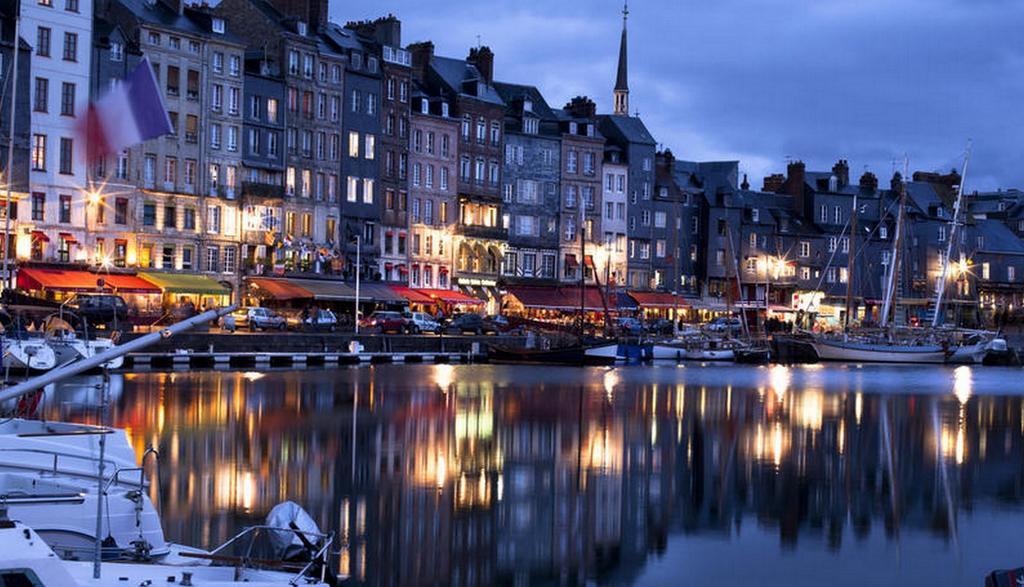 Le Central Honfleur Exteriör bild