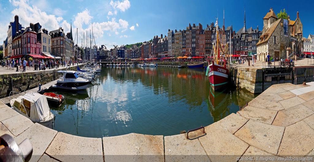 Le Central Honfleur Exteriör bild